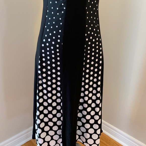 Cartise Dress - NWOT - Picture 4 of 11